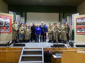 Представитель МИД России в г. Южно-Сахалинске В. Носов 14 апреля принял участие в мероприятии, посвященном Международному дню освобождения узников нацистских концлагерей, прошедшем в МБУДО «Дом детского творчества» г. Анива.