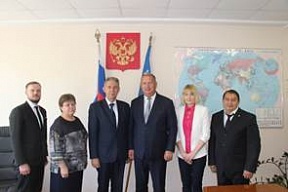 Представитель МИД РФ в Южно-Сахалинске В.Носов встретился с Чрезвычайным и Полномочным Послом Словацкой Республики в РФ г-ном Петером Припутеном