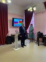 Представитель МИД России в Южно-Сахалинске В.Носов 31 марта выступил с приветственным словом на открытии книжной выставки о Беларуси.
