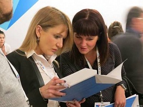 Участники и гости Первого Международного МедиаФорума российских островов прибывают на Сахалин